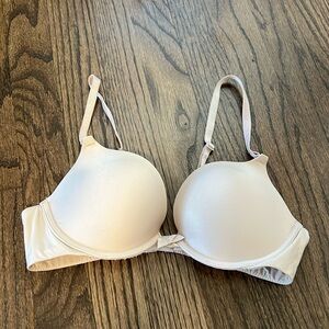 Victoria Secret Demi Push Up Bra
